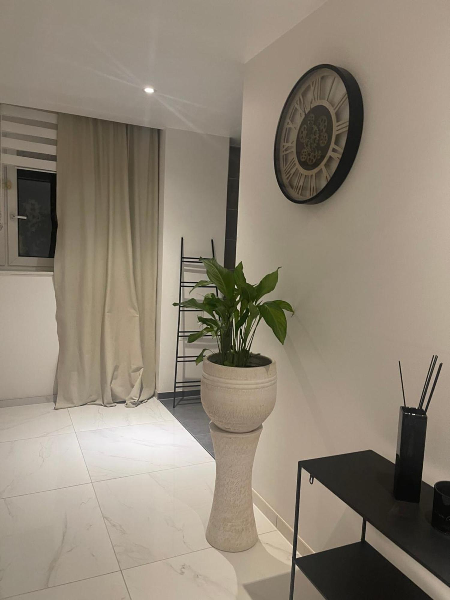 Moderne, Ruhige Ferienwohnung , Ideal Zum Abschalten Hadamar المظهر الخارجي الصورة